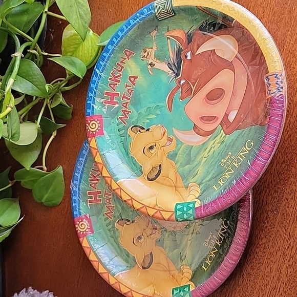 Rare NEW sealed Hakuna Matata Disney The 🦁 Lion King Party Plates 16ct Hallmark - Picture 1 of 4